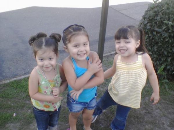 Glorie, cousin Luli and Audrey