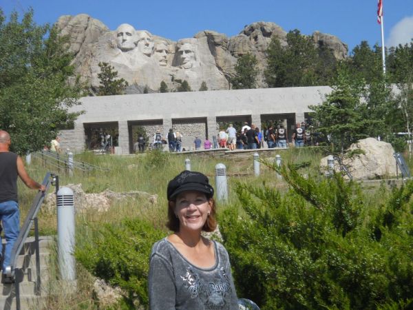 Wife &amp;Mount Rushmore
