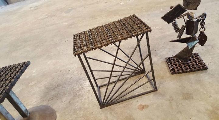 Chain art furniture