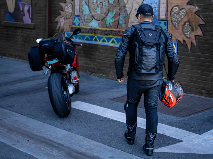Best 2026 Commuter Backpacks for Urban Motorcycle Riders - CycleFish